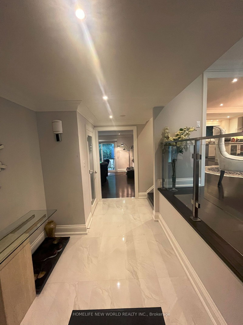 207 Bayview Fairways Dr, Markham, L3T 2Z1 | Image 3