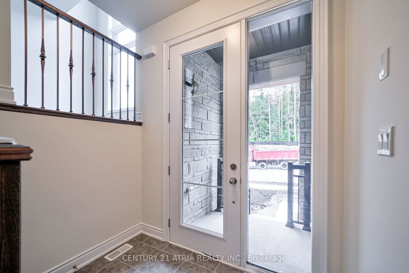 14 Bennington Rd, Newmarket, L3X 0M8 | Image 3