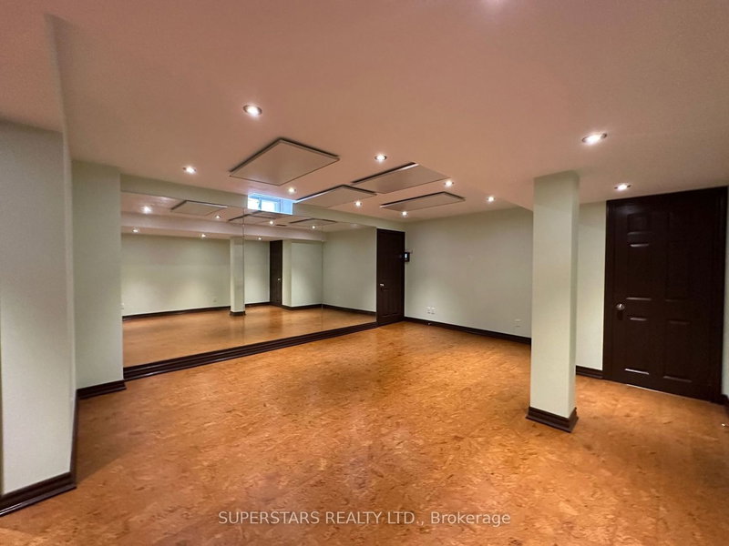 742 Hammersly Blvd, Markham, L6E 2B2 | Image 2