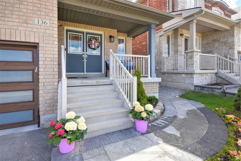136 Noble Dr, Bradford West Gwillimbury, L3Z 2A5 | Image 2