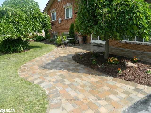 2032 Chantler St, Innisfil, L9S 1B5 | Image 2