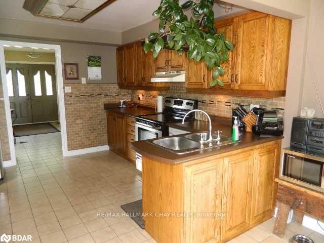 2032 Chantler St, Innisfil, L9S 1B5 | Image 3