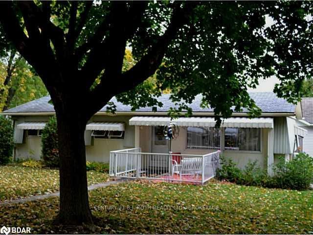 34 Flora Dr, Innisfil, L9S 1R1 | Image 2