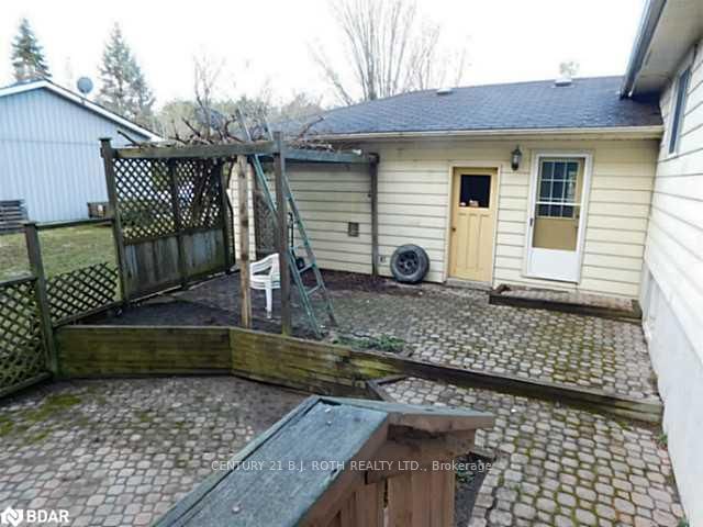 Listing Image 7