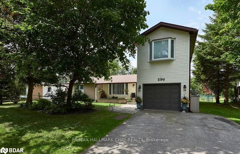 2196 Richard St, Innisfil, L9S 2C4 | Image 2