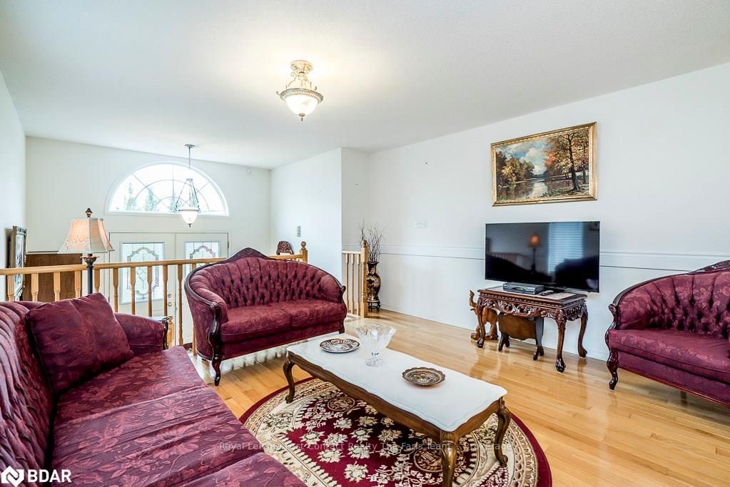 Listing Image 7