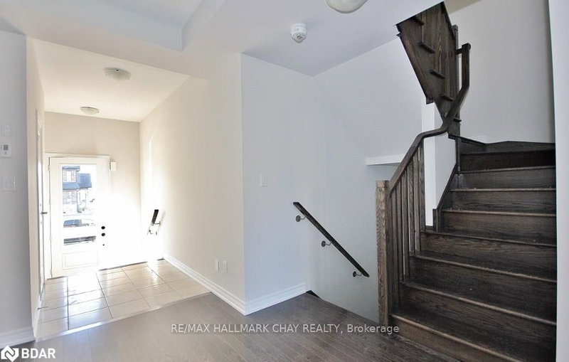 2081 Dale Rd, Innisfil, L9S 0L4 | Image 2