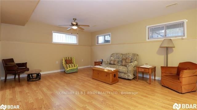 Listing Image 19