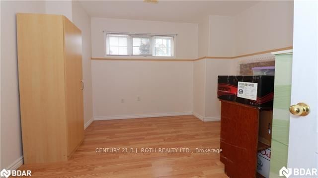 Listing Image 24