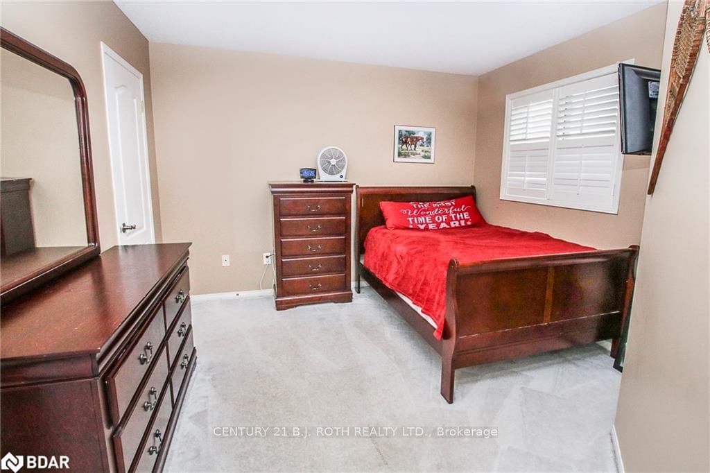 Listing Image 17