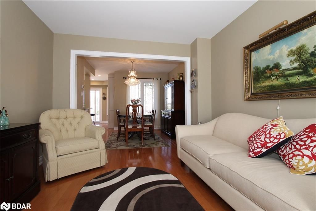 Listing Image 7