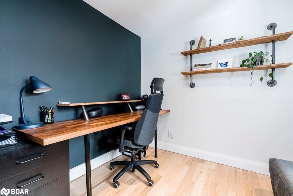 Listing Image 9