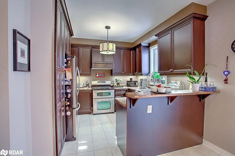 74 Latimer Ave, Essa, L0M 1B5 | Image 3