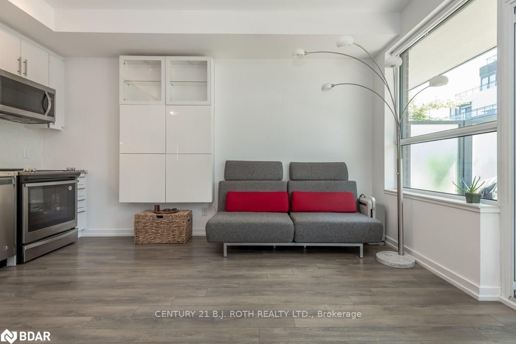 Listing Image 9