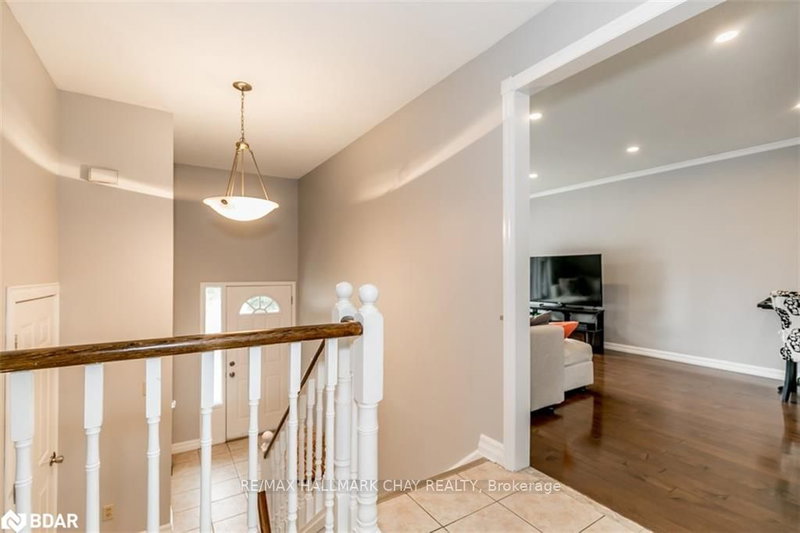 10 Catherine St, Adjala-Tosorontio, L0G 1L0 | Image 3