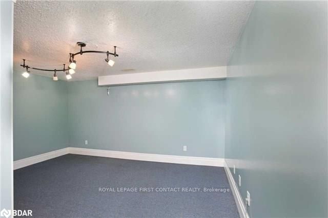 706 James St, Innisfil, L9S 2G7 | Image 3