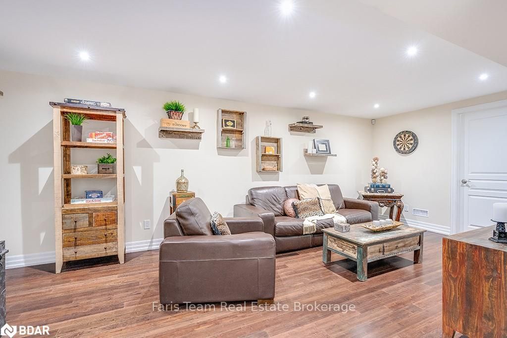 Listing Image 20