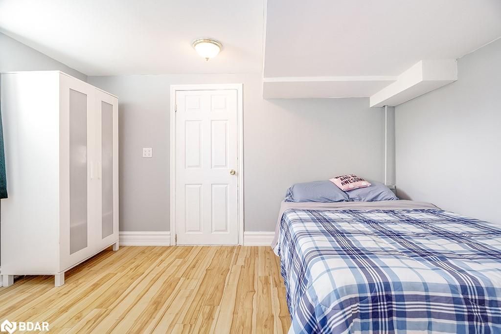 Listing Image 19