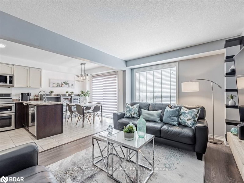 47 Mcmulkin St, New Tecumseth, L9R 0A7 | Image 3