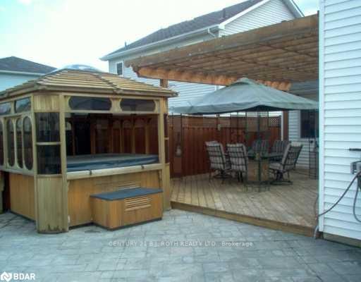 Listing Image 4