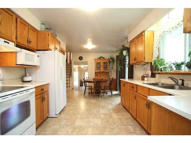 5853 Yonge St, Innisfil, L0L 1K0 | Image 2