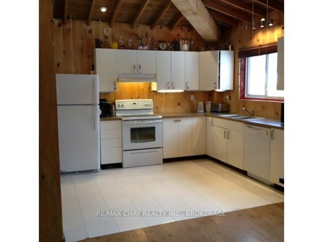 1056 Elm Rd, Innisfil, L0L 1C0 | Image 3