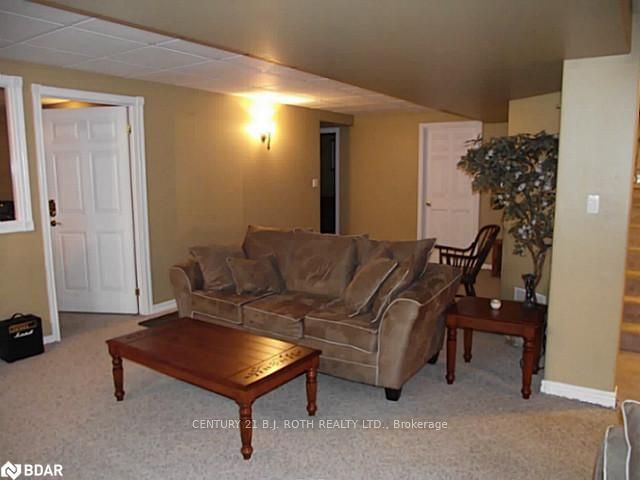 Listing Image 16