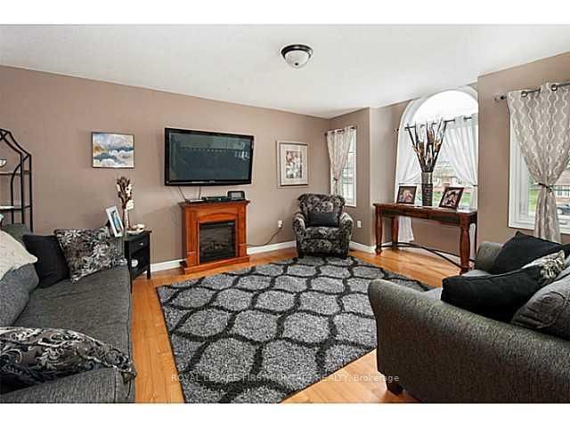 11 Vernon St, Essa, L0M 1B0 | Image 3