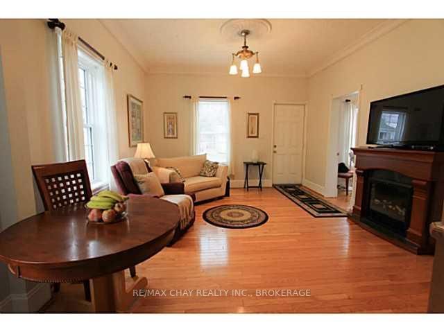 83 Temperance St, Aurora, L4G 2R1 | Image 3