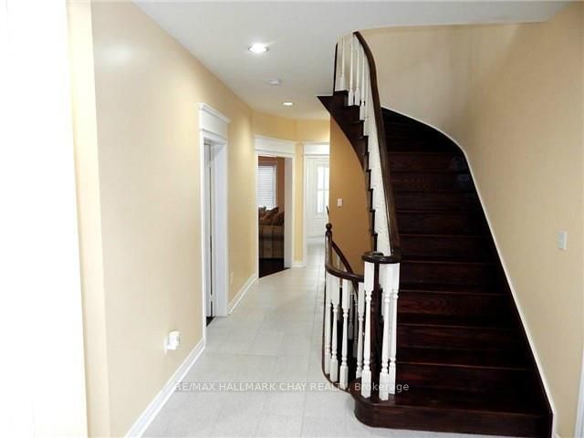 150 Larratt Lane, Richmond Hill, L4C 0E7 | Image 3