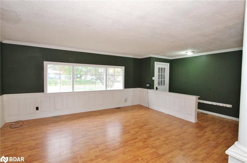 22 Cecil St, Essa, L0M 1B3 | Image 2