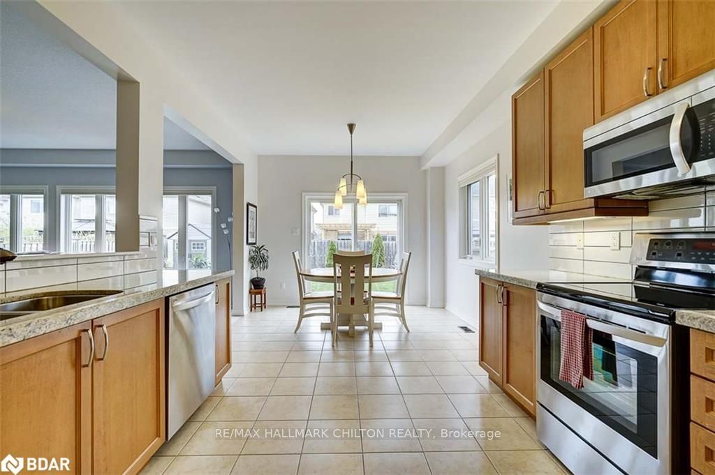 Listing Image 7