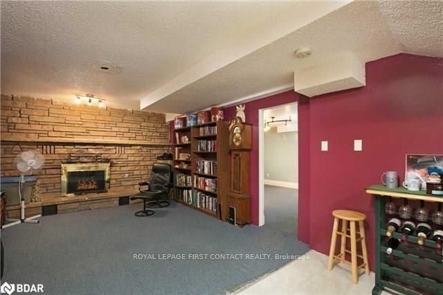 706 James St, Innisfil, L9S 2G7 | Image 3