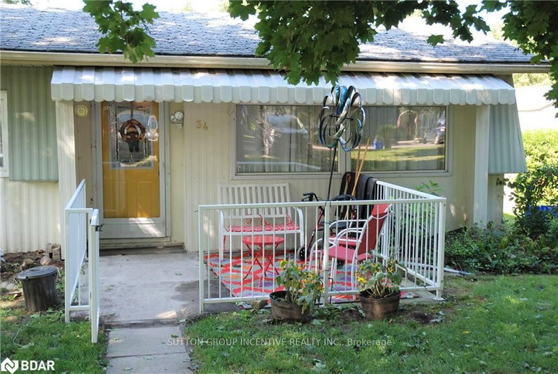 34 Flora Dr, Innisfil, L9S 1R1 | Image 3