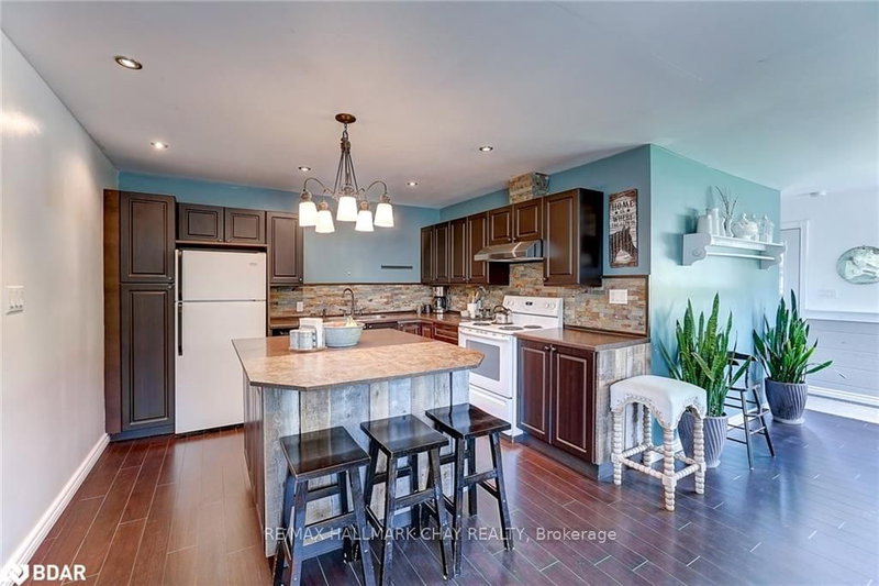 1104 Ferrier Ave, Innisfil, L0L 1W0 | Image 2