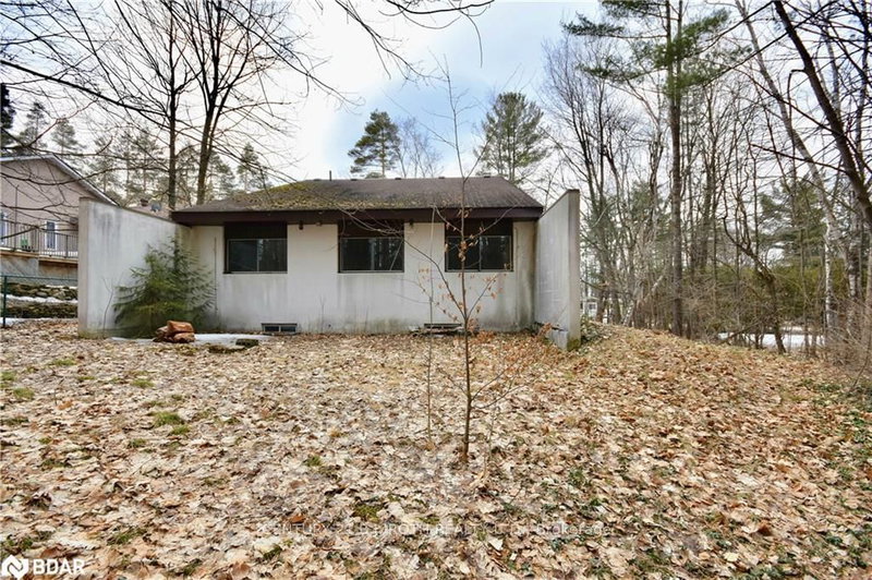 3763 Fairway Rd, Innisfil, L9S 2L4 | Image 2