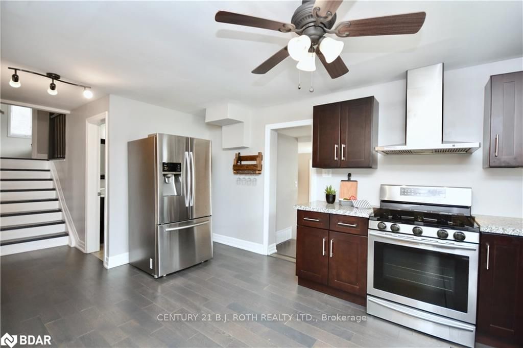 Listing Image 7