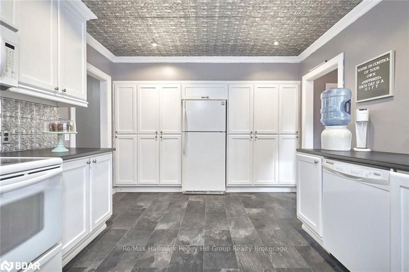 22 Cecil St, Essa, L0M 1B3 | Image 3