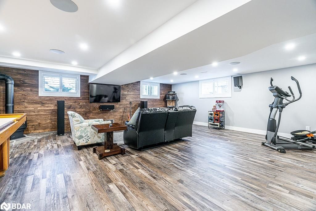 Listing Image 19