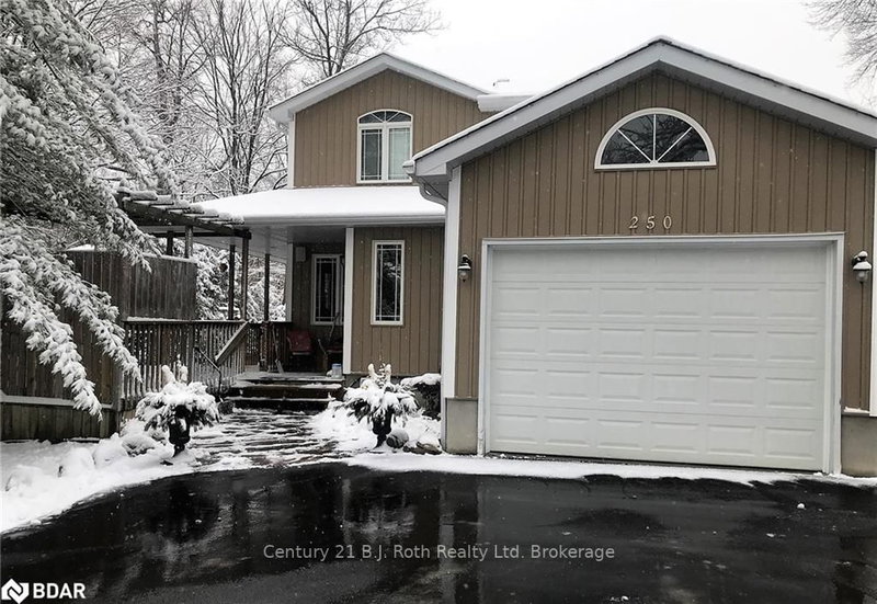 250 Big Bay Point Rd, Innisfil, L9S 2P6 | Image 2