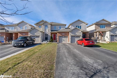 Townhouse sold at 195 Banting Crescent, Essa, Ontario, L0M 1B6 - Angus - MLS: N6308289