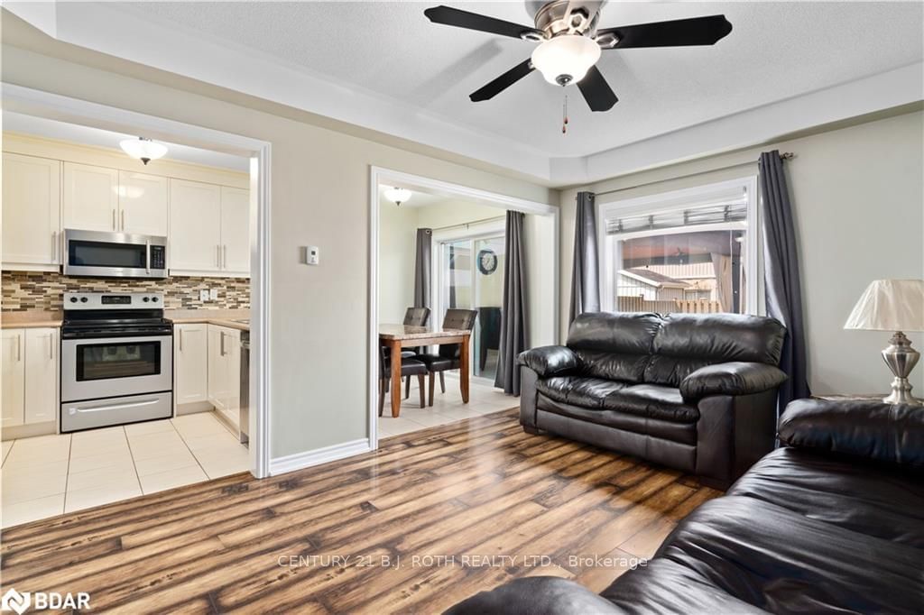 Listing Image 7