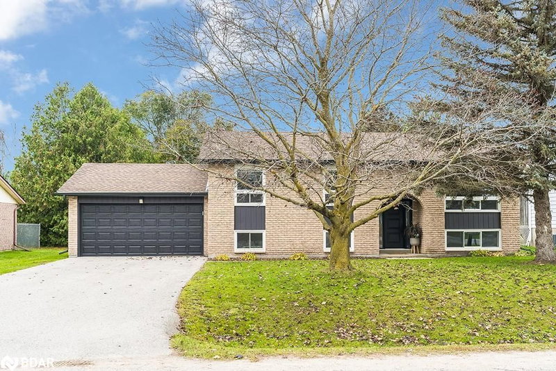 16 Wales Ave N, Adjala-Tosorontio, L0M 1J0 | Image 2