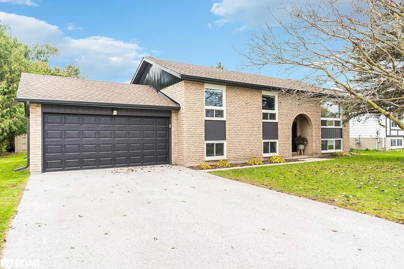 16 Wales Ave N, Adjala-Tosorontio, L0M 1J0 | Image 3