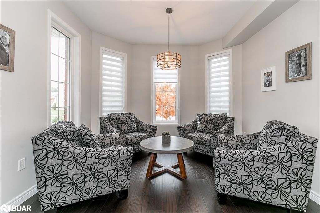 Listing Image 5
