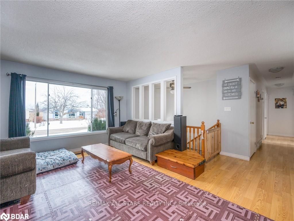 Listing Image 7