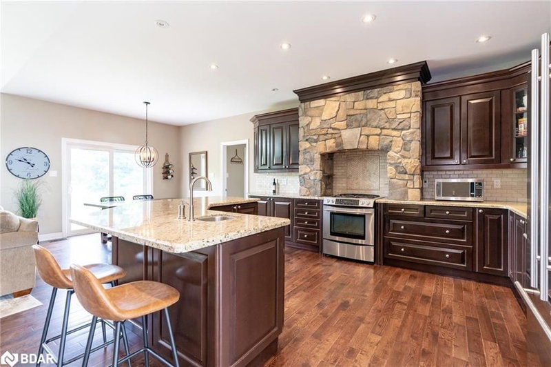 30 Fisher Dr, Adjala-Tosorontio, L0M 1J0 | Image 2