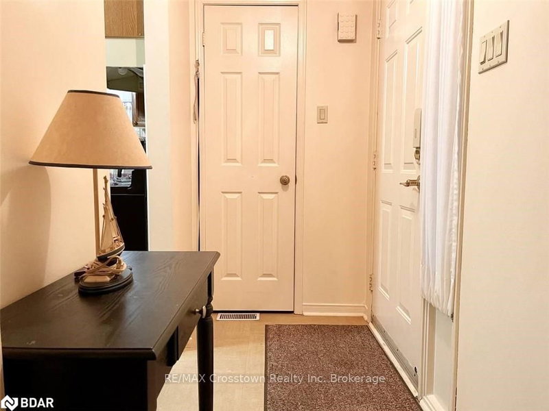 27 Royal Oak Dr, Innisfil, L0L 1L0 | Image 2