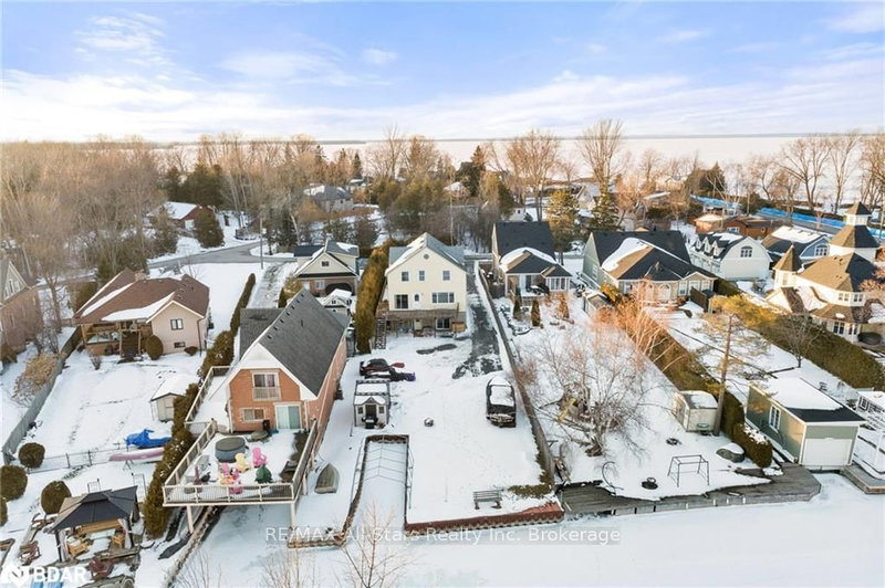 11 Red Robin Rd, Georgina, L4P 3E9 | Image 2