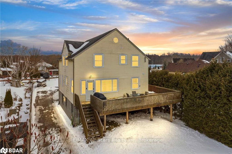 11 Red Robin Rd, Georgina, L4P 3E9 | Image 3